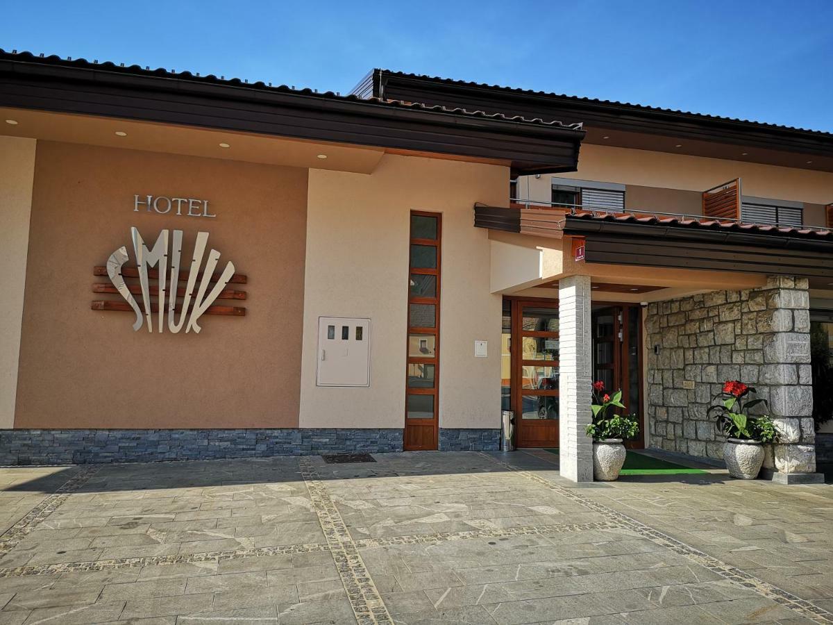 Hotel Smuk Semic Esterno foto